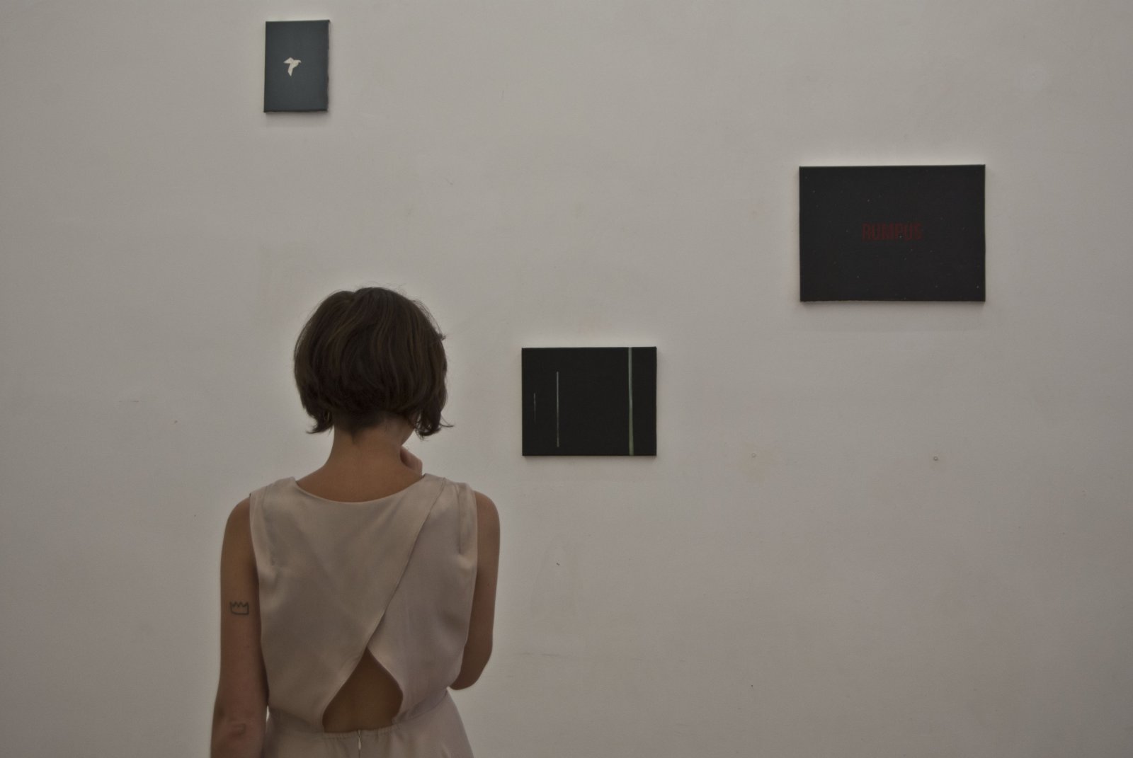 Leticia Villa durante el montaje de 'Hau' en Galería Alegría