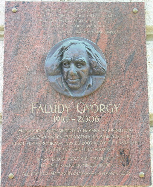 Una placa conmemora a Gyorgy Faludy en Budapest.