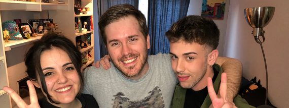 Youtubers al frente del libro 'No te calles'.