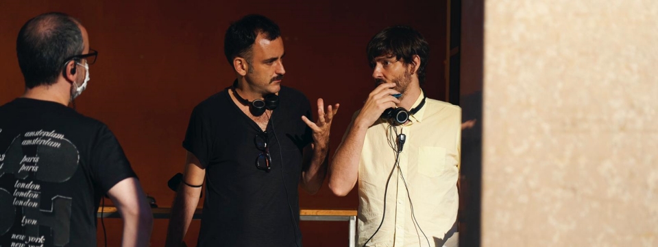 Pablo Messiez y Marques-Marcet en el rodaje de 'Todo el tiempo del mundo', su episodio en 'Escenario 0'.