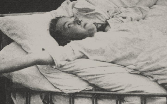 Fotograma del corto documental 'Locas del ático"