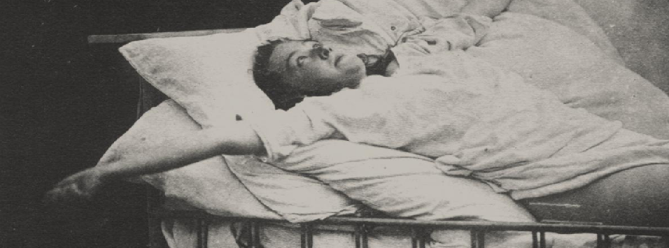 Fotograma del corto documental 'Locas del ático"