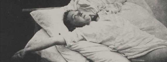 Fotograma del corto documental 'Locas del ático"