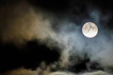 'La magia de la luna en ti', de Aloma Martínez, se inspira en las fases de la luna