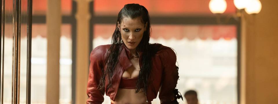 Bella Hadid en la serie 'The Beauty'.